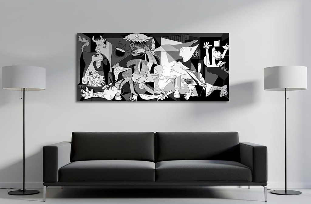 Gran cuadro en blanco y negro colgado en la pared principal de una sala moderna